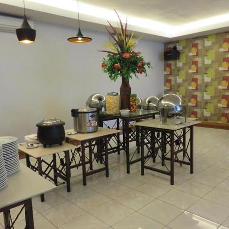 Insumo Palace Hotels & Resorts Kediri  Exterior photo