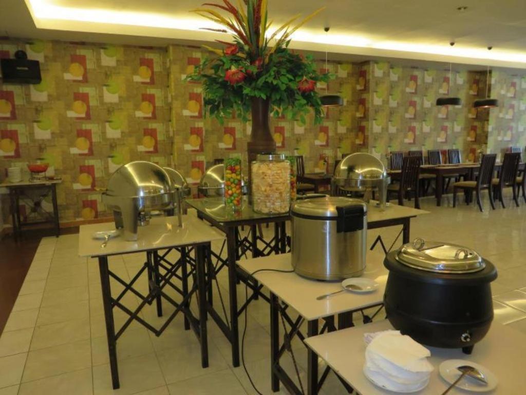 Insumo Palace Hotels & Resorts Kediri  Exterior photo