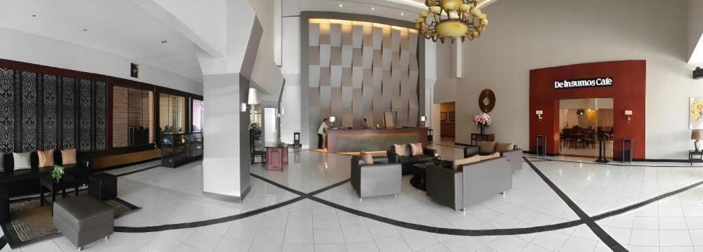 Insumo Palace Hotels & Resorts Kediri  Exterior photo